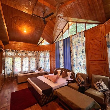 Hotel Anupam By Mid Orchard, 卡索尔 外观 照片