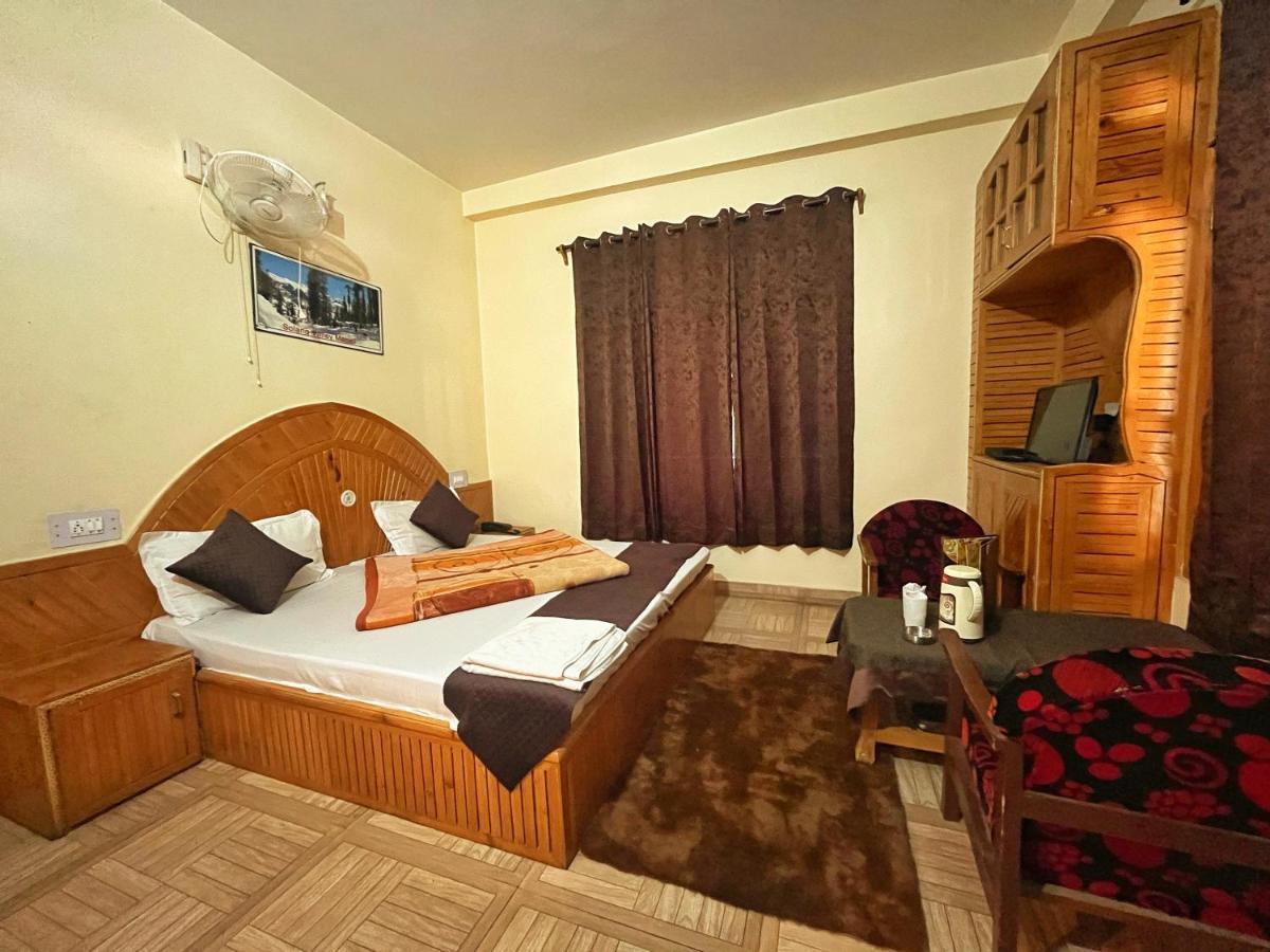 Hotel Anupam By Mid Orchard, 卡索尔 外观 照片